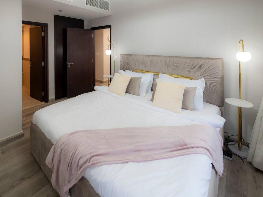 First Class 2Br With Full Burj Khalifa And Fountain View Dubái Exterior foto